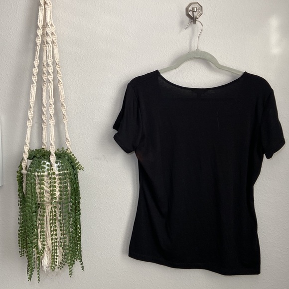 GUESS - CASUAL BLACK T-SHIRT - Picture 7 of 15